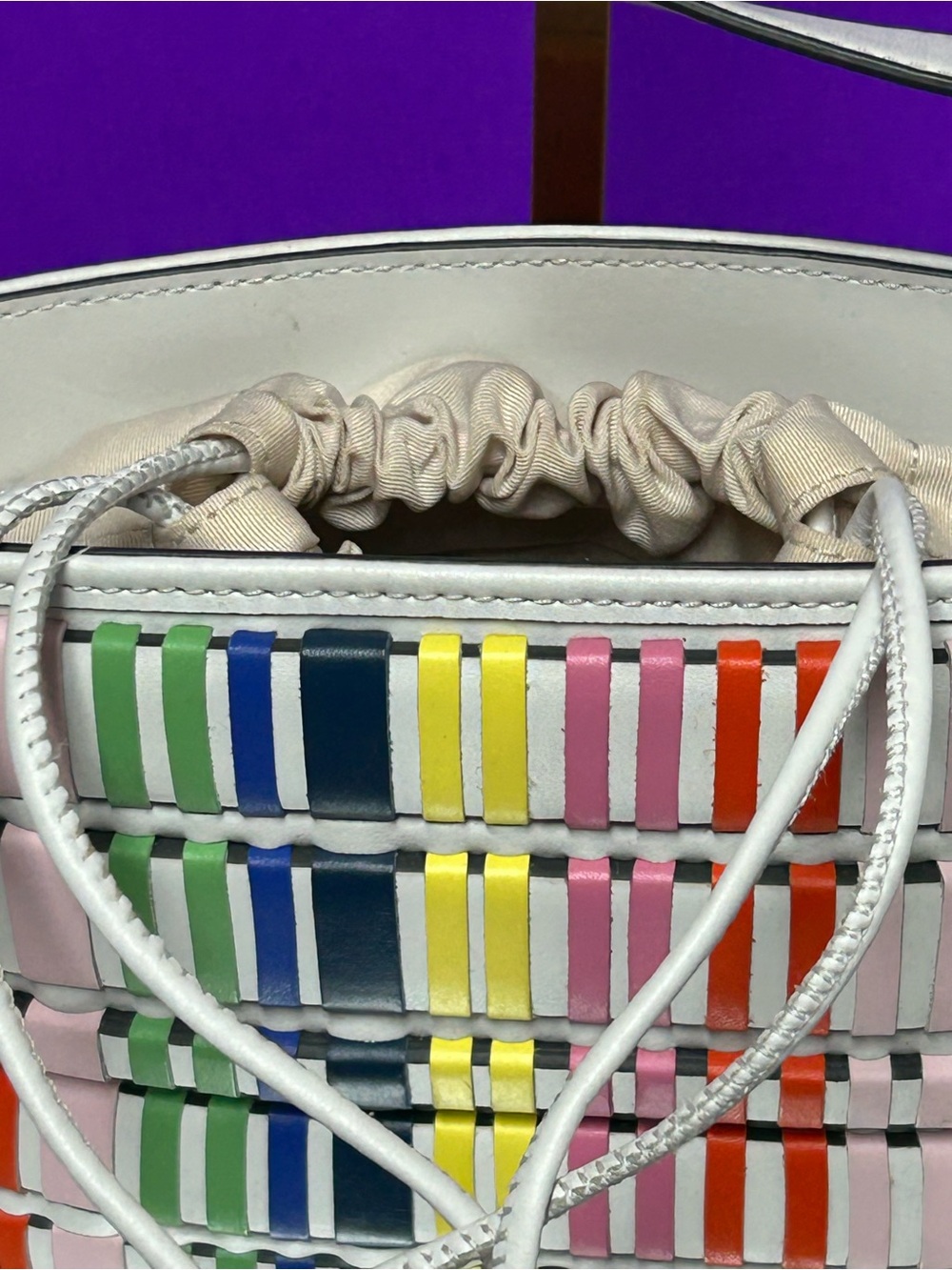kate spade White Multicolor Woven Stripe Bucket Tote Approx. 110 x 6 x 5 - Picture 17 of 17
